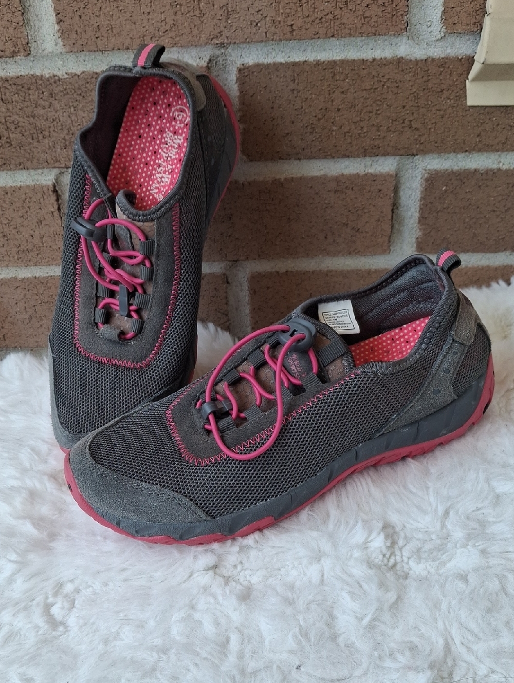 World Wide Sportsman Grey & Pink Mesh Water Shoes / Outdoor Sneakers Sz 6M